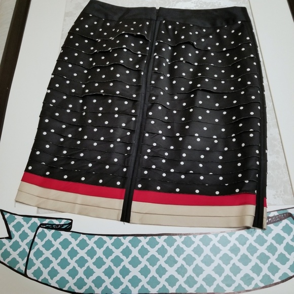 White House | Black Market Pencil Skirt - Picture 2 of 4